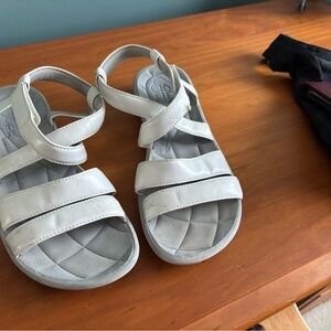 Clarks White Sporty Sandals with Adjustable Straps